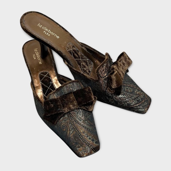 Liz Claiborne Shoes - Vintage Liz Claiborne velvet paisley mule kitten heels 8.5 bow square toe grunge